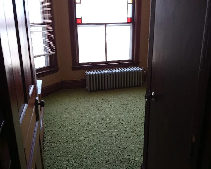 906 N Grand Ave — Photo 10