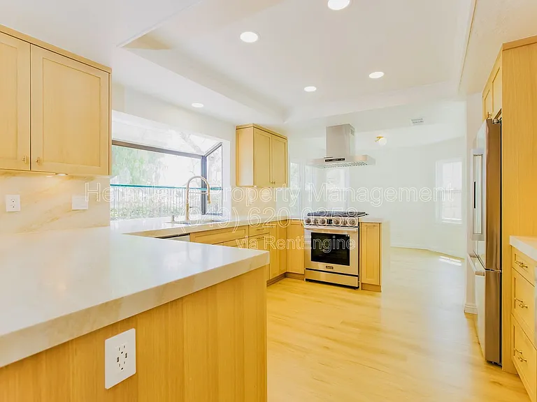 28142 Ambar — Photo 4