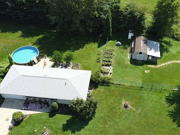 2nd image of 10461 Fort Laurens Rd NW