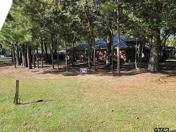 2nd image of 15301 Country Acres