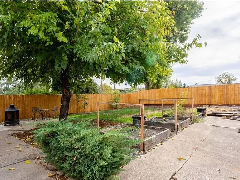 2250 Alameda Ave — Photo 12