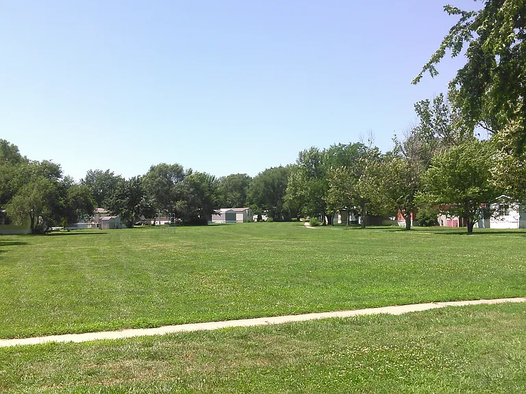 Maple Grove — Photo 10