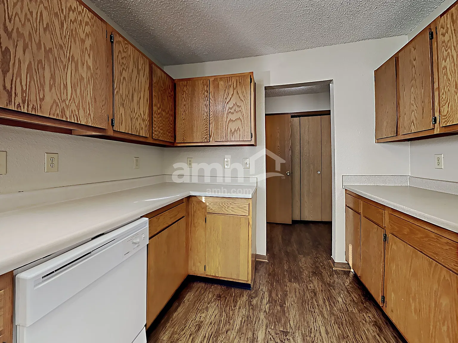 3 bed, 2.5 bath, 1848 sqft, $2,125 — Photo 4