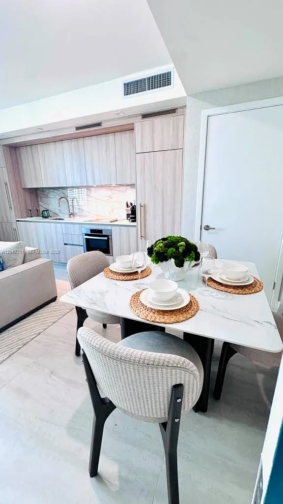 Viceroy Residences — Photo 3
