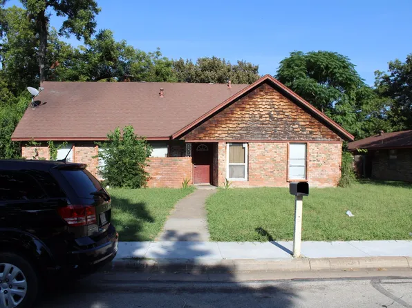 1022 Westlake Dr, Desoto, TX 75115