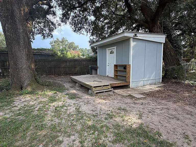 909 Clearview Ave — Photo 11