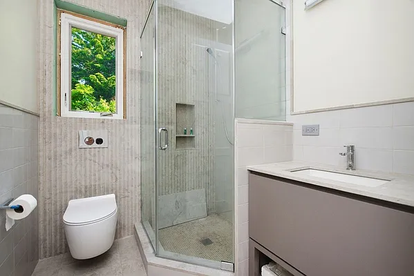 Rented by Compass | media 18