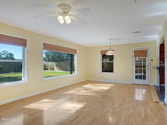 5th image of 210 Sunnyvale Ave