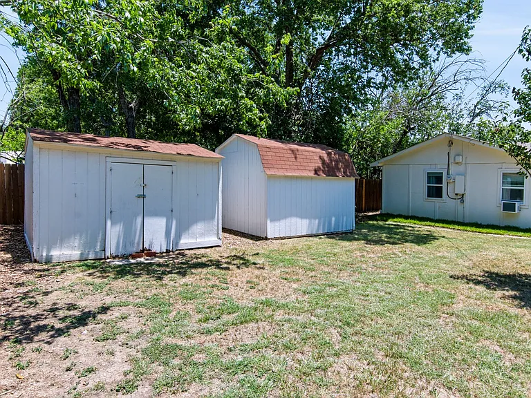 8005 Lazy Lane Rd — Photo 29