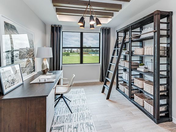 Flex room, perfect for a home office