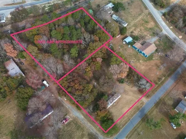 4763 Calhoun Dr, Liberty, NC 27298
