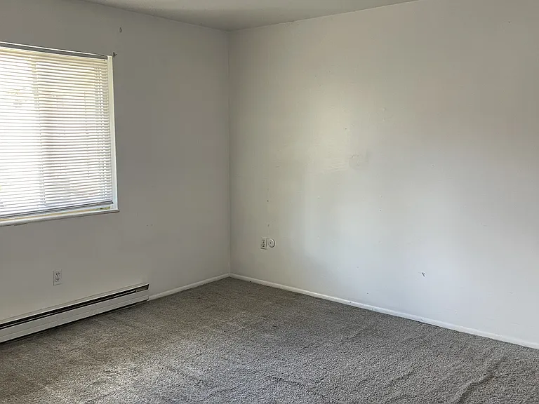 4341 Powell Rd #4 — Photo 7