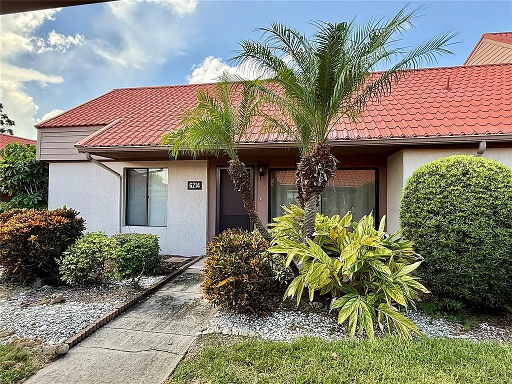 3 bed, 2.0 bath, 1535 sqft, $4,000 — Photo 2