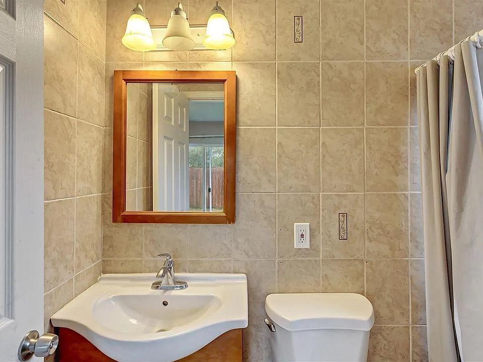 1st image of 6217 Dewar Way