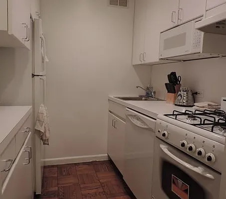 Rented by essential NEW YORK Real Estate | media 31