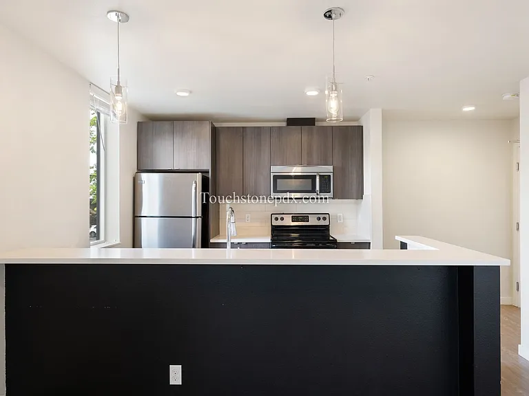 424 NE Jessup St #10 — Photo 16