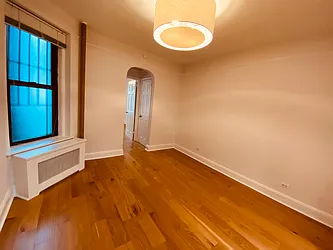 Rented by Metropolis Real Estate of Manhattan