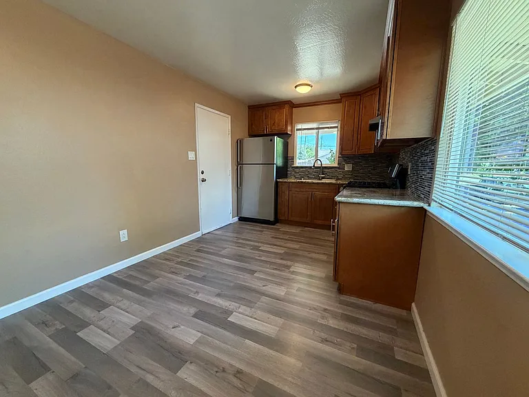 5725 Woodleigh Dr — Photo 25