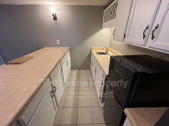 4th image of 320 Rangely Dr
