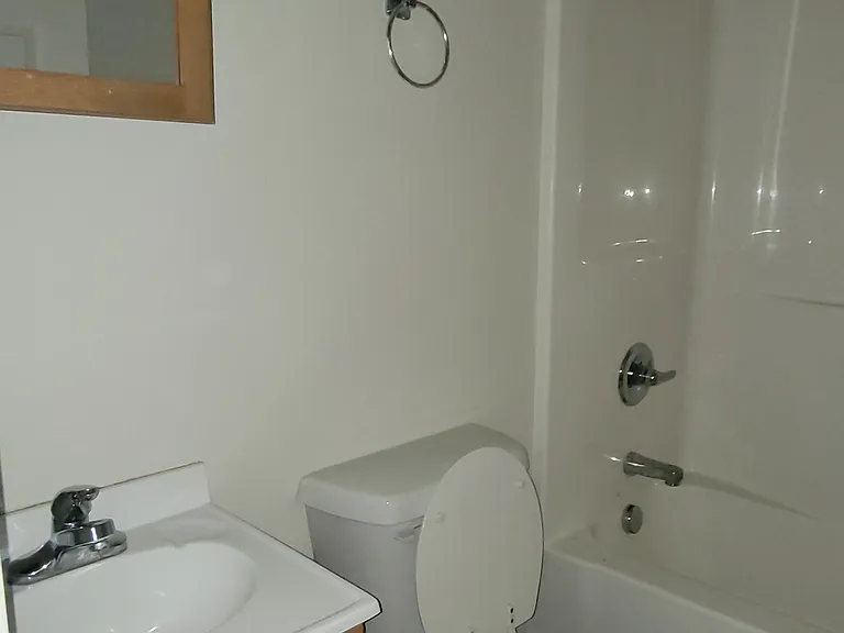 402 E Hester St #5 — Photo 6