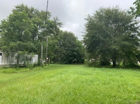 170 Carver Ave, Atmore, AL 36502