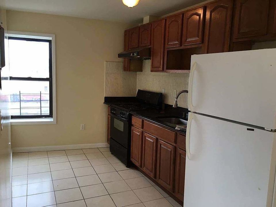 1st image of 11-04 34th Ave #3