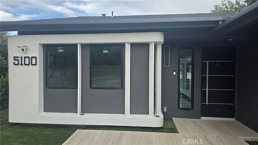 4 bed, 2400 sqft, $8,500 — Photo 3