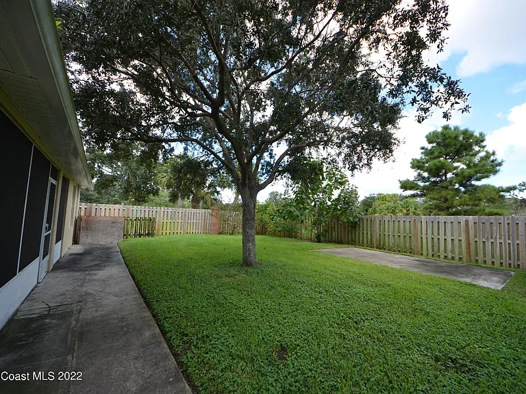 2640 Brookshire Cir — Photo 29