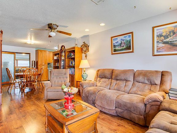 3rd image of 622 N Harding St