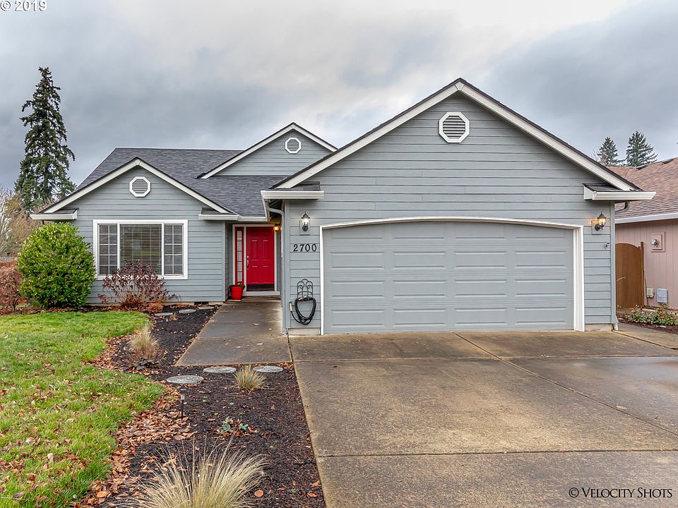 1st image of 2700 NE 95th Cir