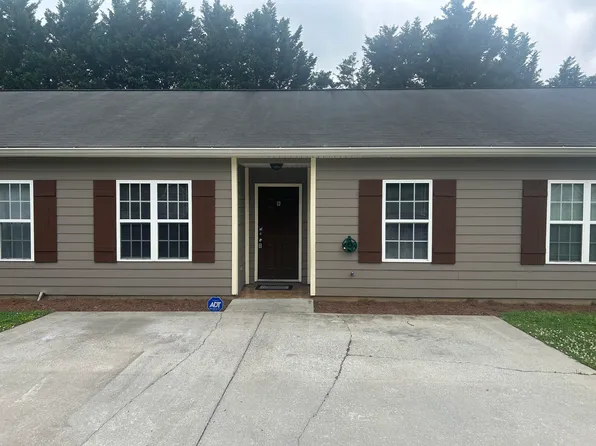 806 Smith Ave #B, Cedartown, GA 30125