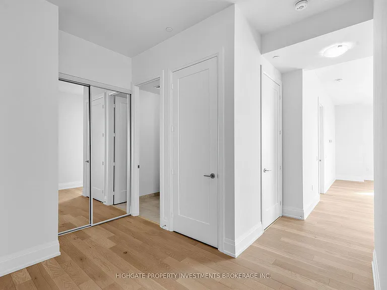 27 Korda Gate #Penthouse 102 — Photo 4