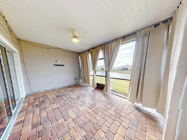 3965 Cloverdale Ct — Photo 11