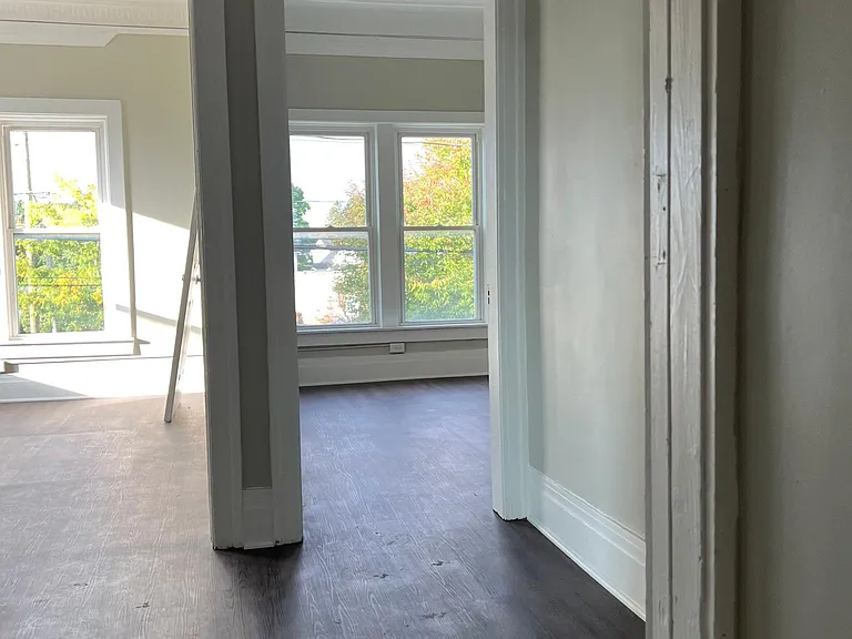 329 Ellicott St #UPPER — Photo 10