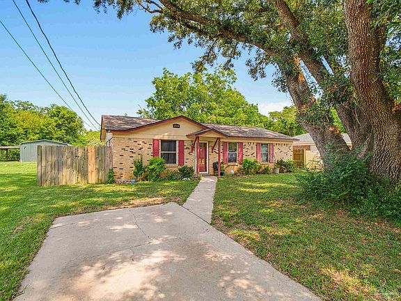 3rd image of 2018 Woodbury Dr