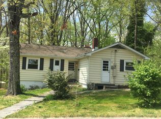 74 Outer Dr, Oak Ridge, TN 37830