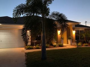 816 SW 8th Pl, Cape Coral, FL 33991