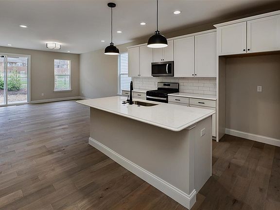 3rd image of 6424 Anna Grace Ln