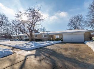 920 Ridgeway Blvd, De Pere, WI 54115
