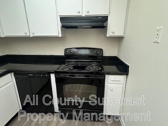 3rd image of 1830 Dr Martin Luther King Jr St N APT 103