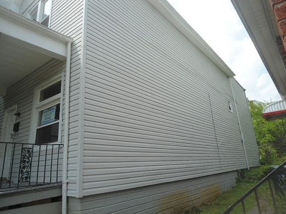 3rd image of 1247 1st Ave