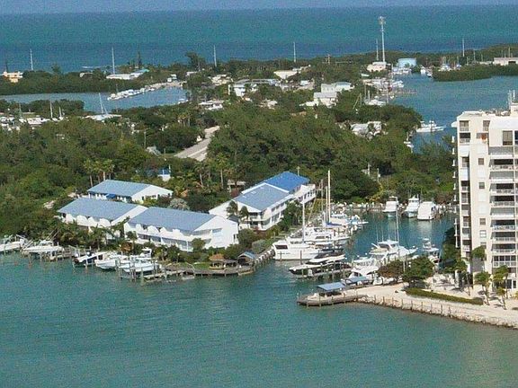 3rd image of 95 Coco Plum Dr APT 3F