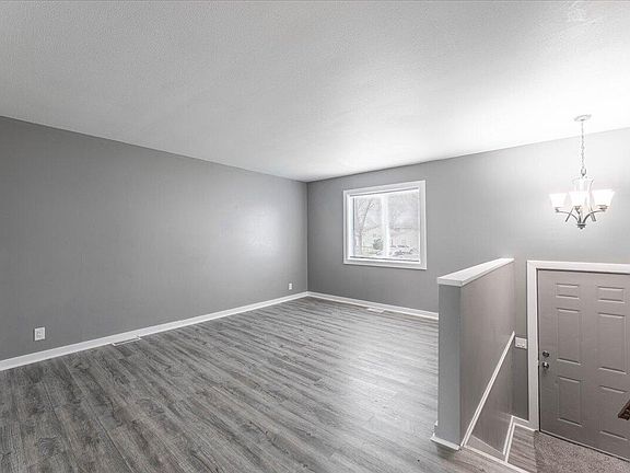 5th image of 4025 Wakeman Dr