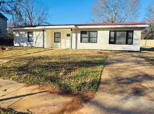 1623 Oak Grove Blvd, Sheffield, AL 35660