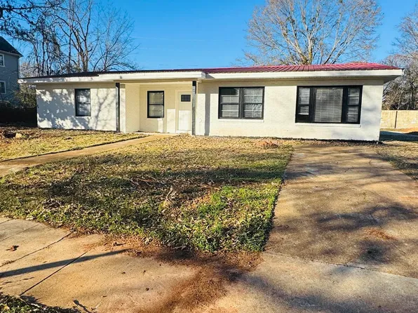 1623 Oak Grove Blvd, Sheffield, AL 35660