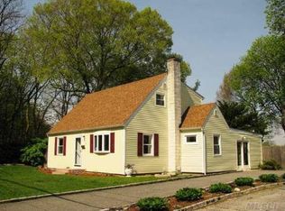 1134 Van Buren St, Uniondale, NY 11553
