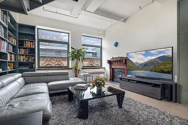 Sold by REAL New York | media 3