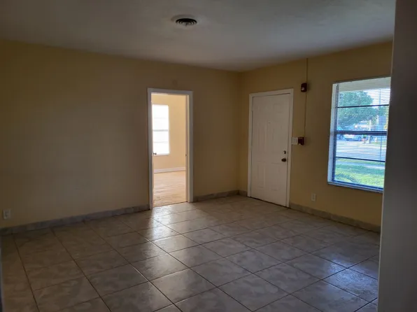 401 SW 10th St, Delray Beach, FL 33444