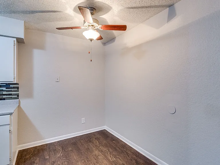 2400 Nottingham Way — Photo 10