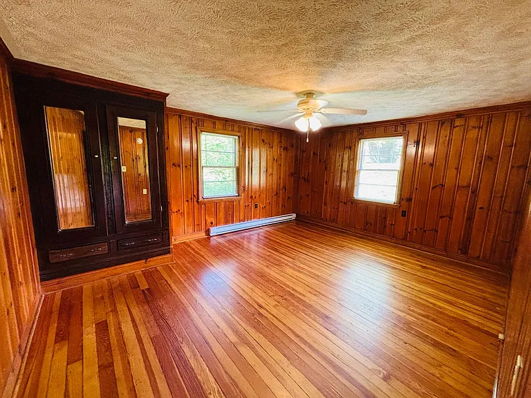 2700 Meadowbrook Dr — Photo 11